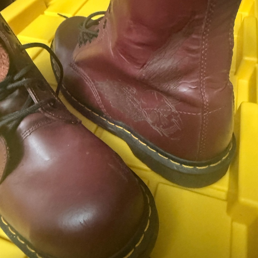 Dr. Martens Burgundy Leather Boots- Skull and Angel Wings rare- 11M #11587 - Picture 11 of 12